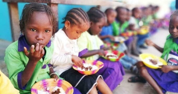 Comedor de la escuela de Sara Bigi en Gambia (África)