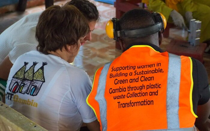 ITT Gambia y Precious Plastic Gambia
